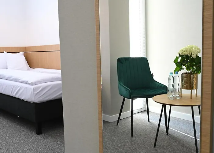 Hotel Parrot